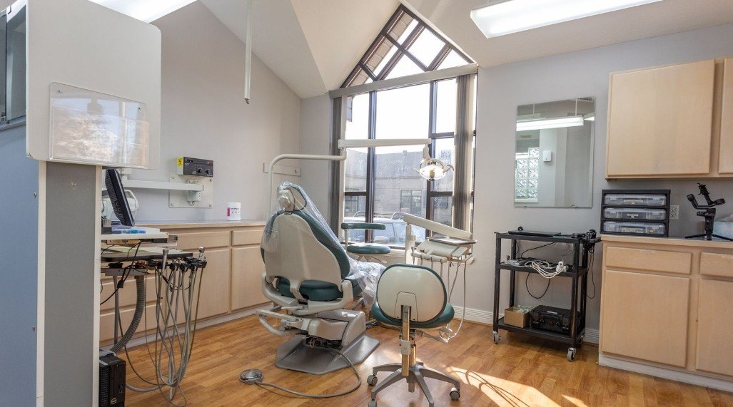 Dental treatment room with hardwood floor